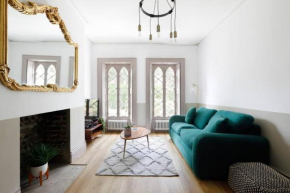 Stunning 2 bedroom flat 8min walk from the beach